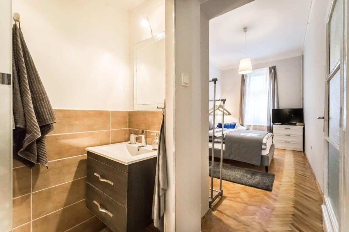 Perfectly Located, Renewed And Cozy Apartment Budapest Exterior foto